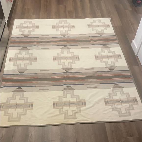 Pendleton Wool Reversible Southwestern Throw Blanket 57” x 74” - Picture 3 of 7
